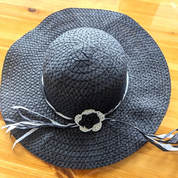 Hat - Picture 1 of 6